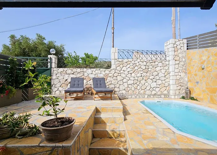 Villa Apoplous With Pool *