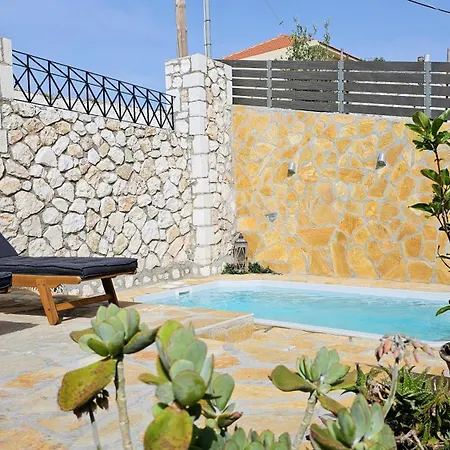 Apoplous With Pool Ászosz